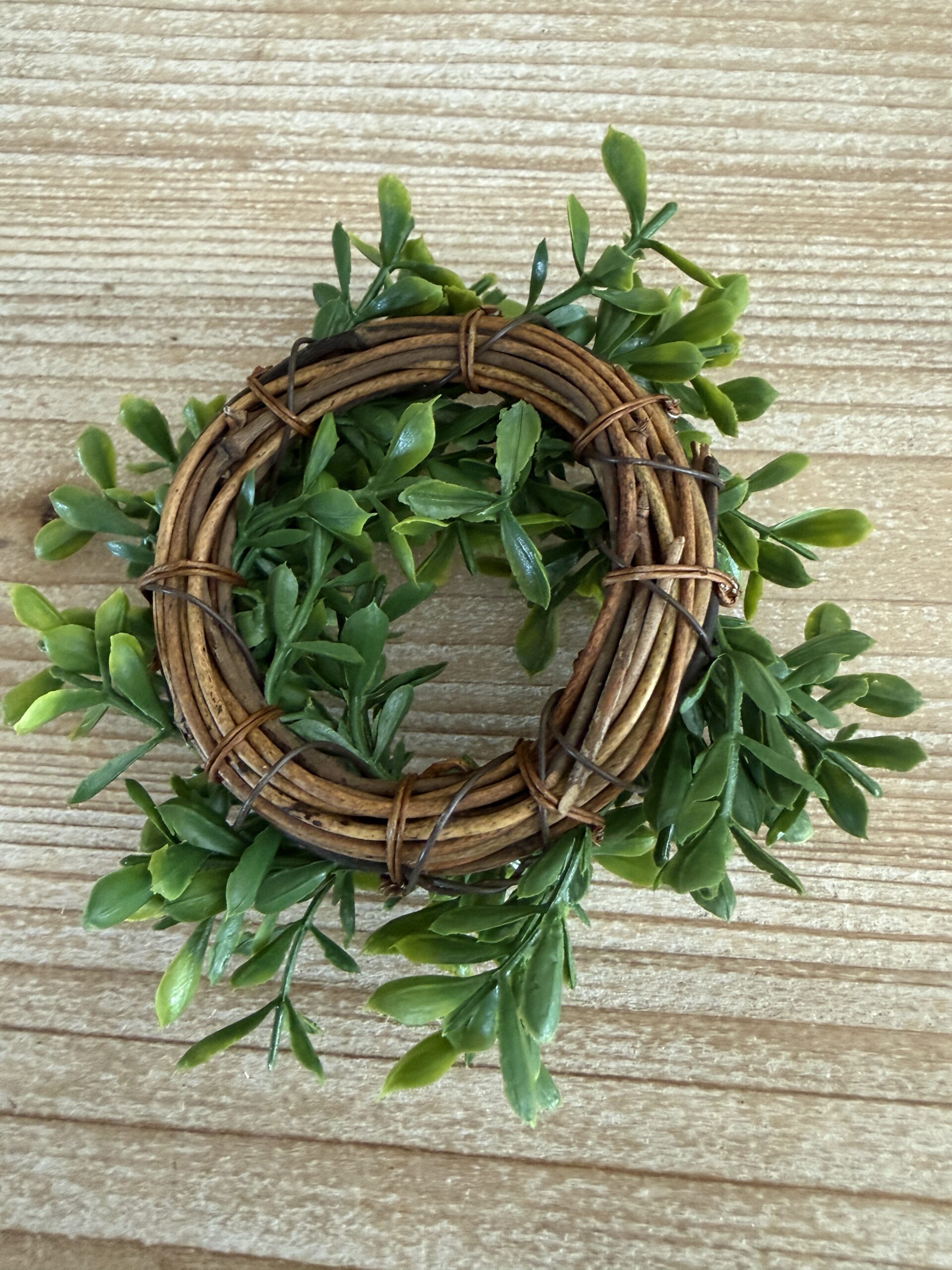 Lyric Boxwood Candle Ring - Image 5